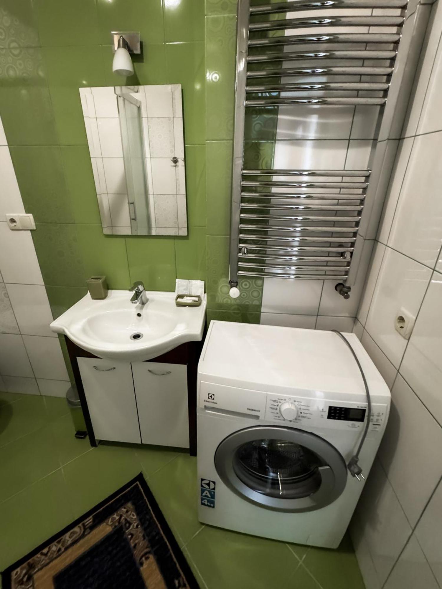 Apartments Deluxe อิวาโน-ฟรานกิฟสเก ภายนอก รูปภาพ