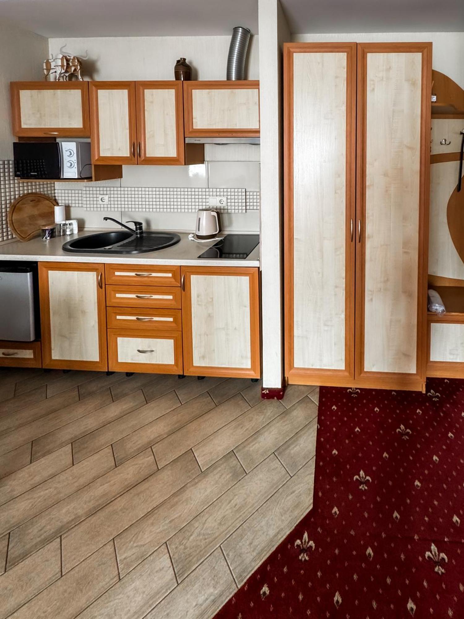 Apartments Deluxe อิวาโน-ฟรานกิฟสเก ภายนอก รูปภาพ